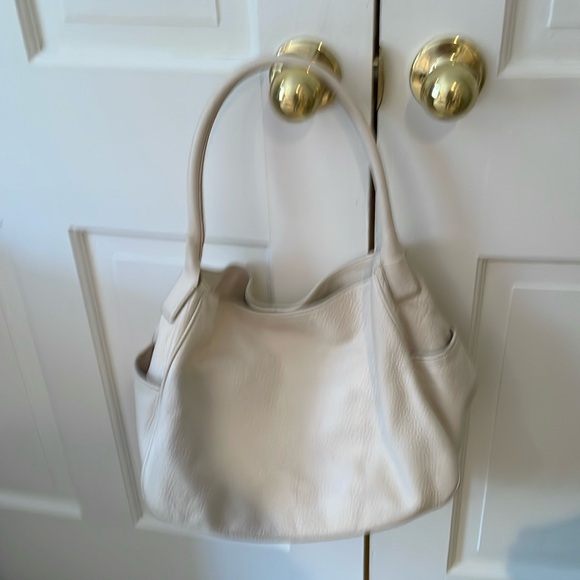 ANN TAYLOR OFF WHITE shoulder bag
Leather or hand bag - Picture 1 of 6
